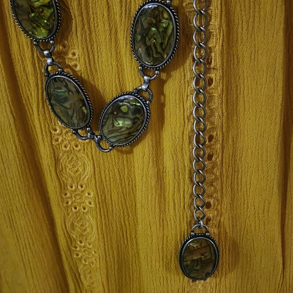 Vintage Concho Chain Belt Silver Tone Abalone-Like Swirled Colors - Picture 6 of 9